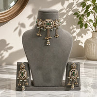 Velzora Pearlea Shahi Jharokha Choker