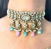 Velzora Pearlea Rose Mist Choker
