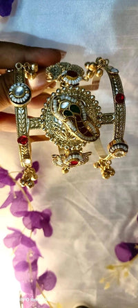 Velzora Aurevine Cuff