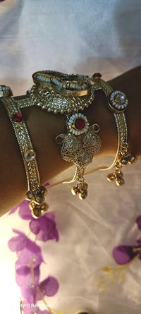Velzora Aurevine Cuff