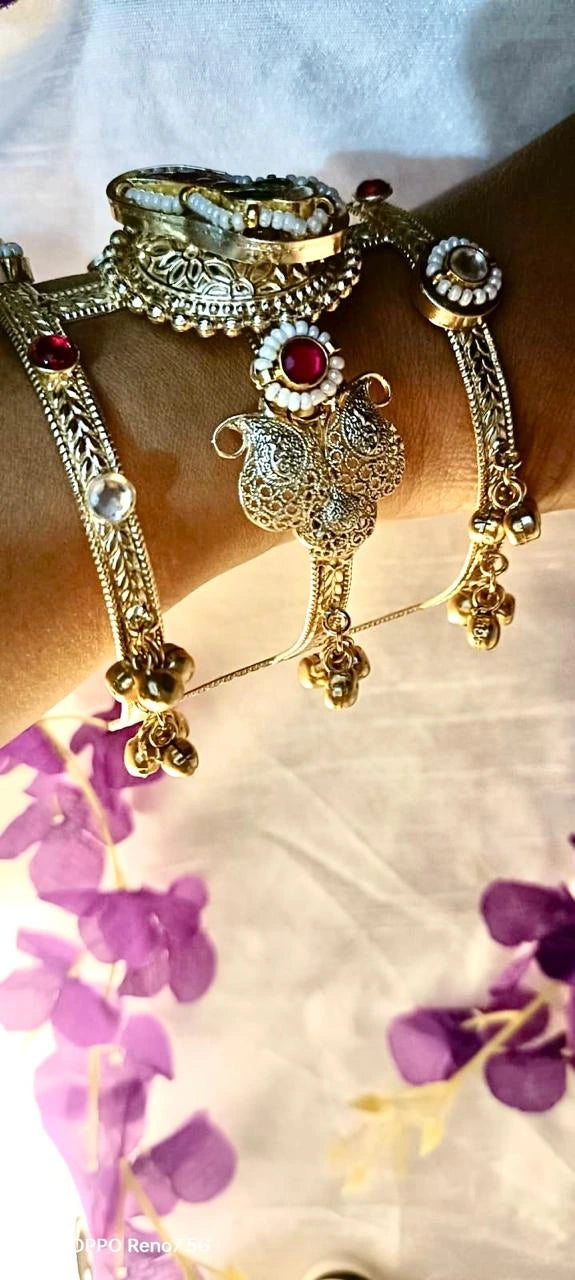Velzora Aurevine Cuff